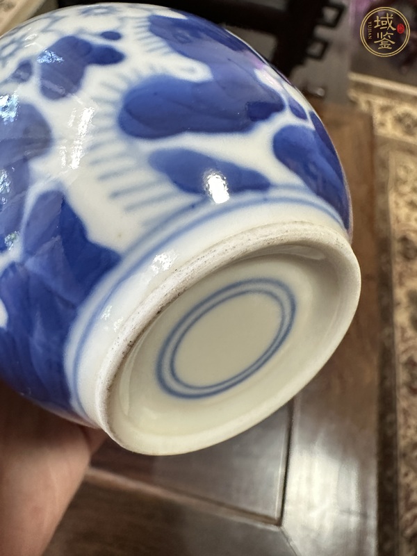 古玩陶瓷青花冰梅天球瓶真品鑒賞圖