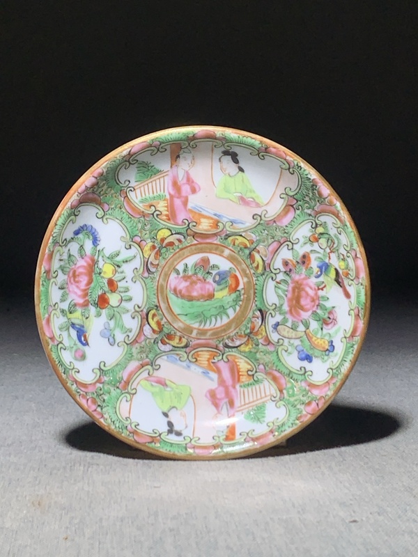 古玩轉(zhuǎn)賣清晚期.廣彩人物故事紋盤拍賣,當(dāng)前價(jià)格0元