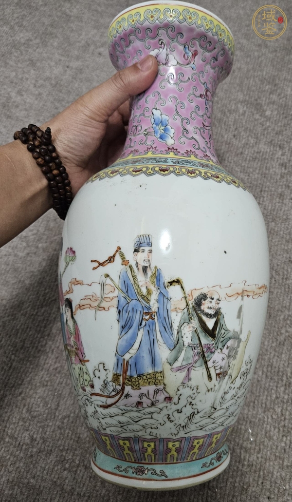 古玩陶瓷粉彩八仙人物盤口瓶真品鑒賞圖
