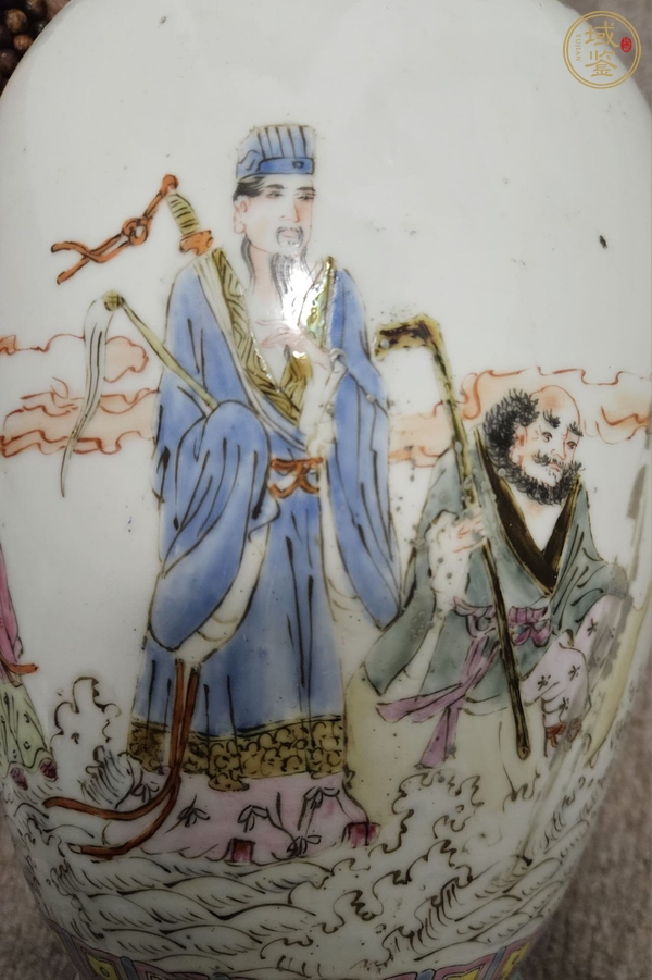 古玩陶瓷粉彩八仙人物盤口瓶真品鑒賞圖