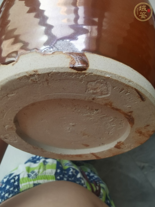 古玩陶瓷紫金釉罐真品鑒賞圖