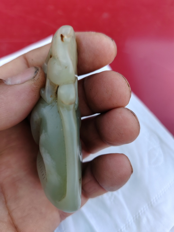 古玩玉器岫玉雕“輩輩侯”把件拍賣,當前價格1266元