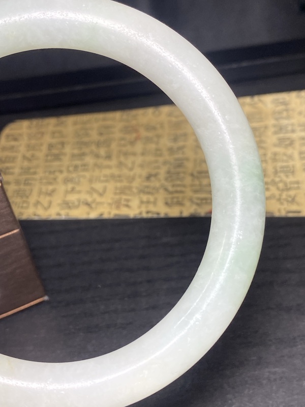 古玩玉器清代天然翡翠手鐲拍賣，當(dāng)前價格9500元