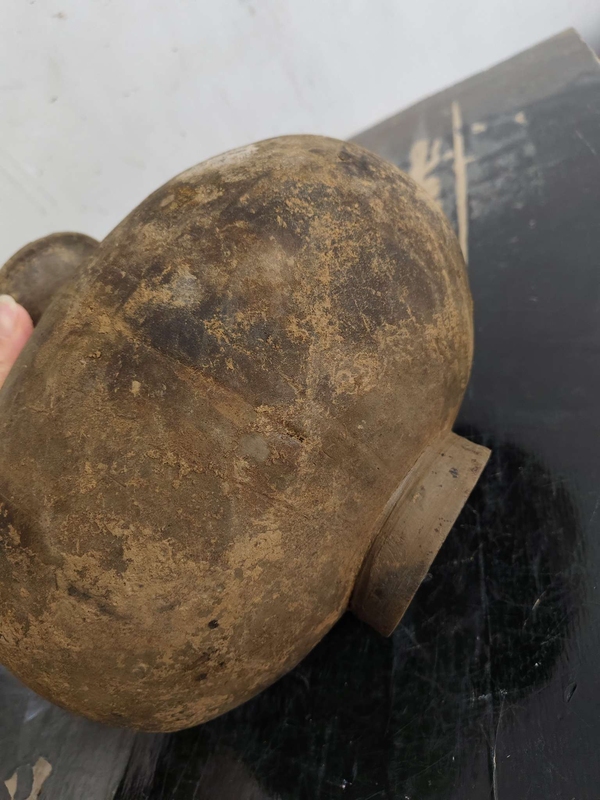 古玩陶瓷館藏級珍品秦漢灰陶彩繪線條紋繭形壺拍賣，當(dāng)前價格2980元