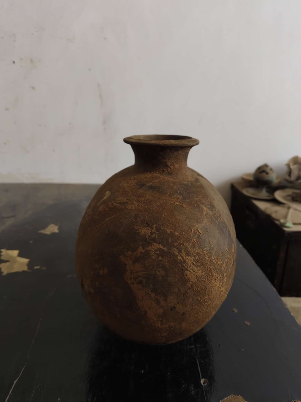 古玩陶瓷館藏級珍品秦漢灰陶彩繪線條紋繭形壺拍賣，當(dāng)前價格2980元