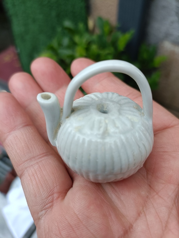 古玩轉賣晚清德化白瓷瓜楞執壺硯滴拍賣，當前價格1300元