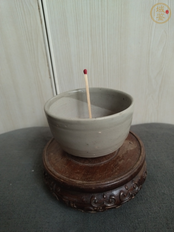 古玩陶瓷龍泉青瓷香爐真品鑒賞圖