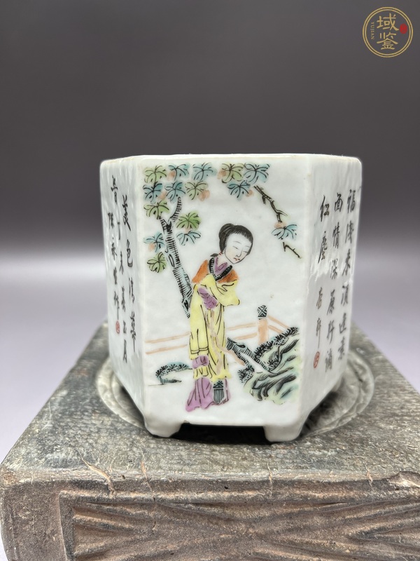 古玩陶瓷光緒仕女嬰戲粉彩六方壺套真品鑒賞圖