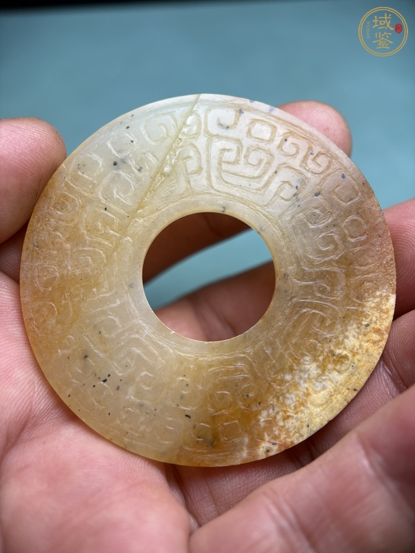古玩戰(zhàn)國黃玉紅沁龍璧真品鑒賞圖