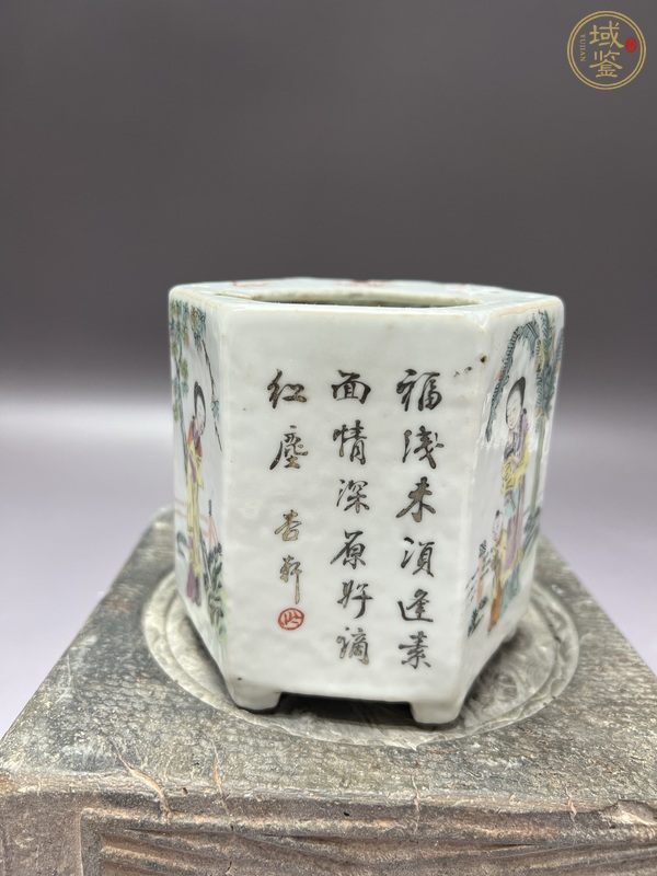 古玩陶瓷光緒仕女嬰戲粉彩六方壺套真品鑒賞圖