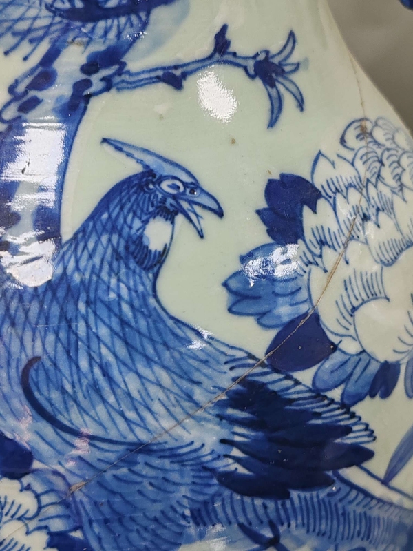 古玩陶瓷花鳥紋青花瓶拍賣,當(dāng)前價格3500元