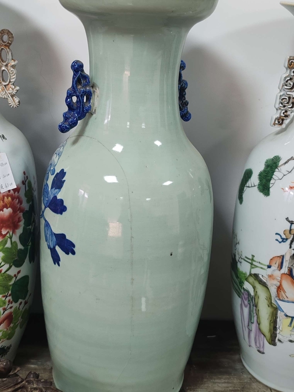 古玩陶瓷花鳥紋青花瓶拍賣,當(dāng)前價格3500元