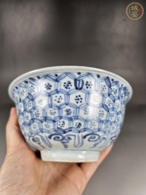 古玩陶瓷龜背錦地紋青花碗真品鑒賞圖