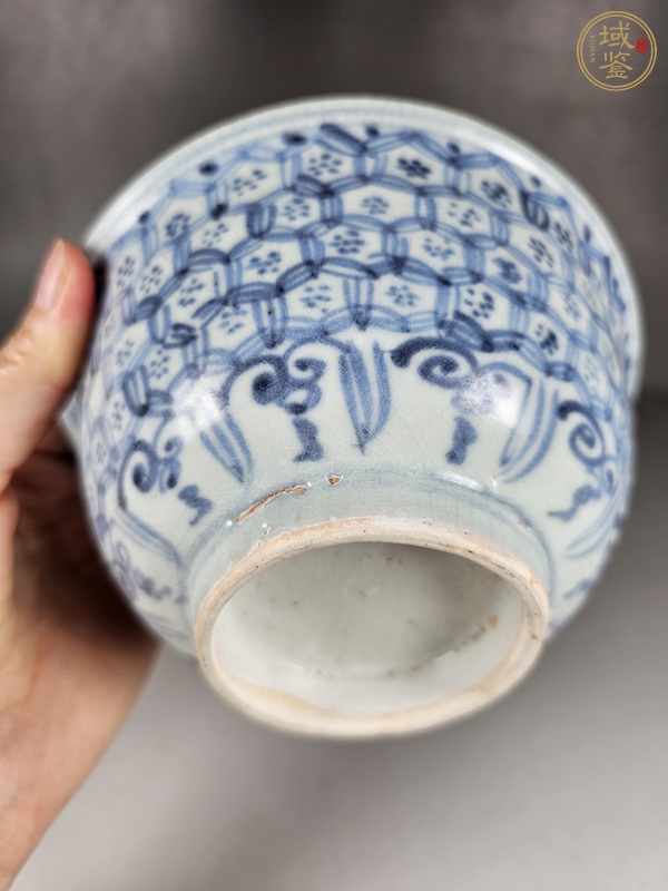 古玩陶瓷龜背錦地紋青花碗真品鑒賞圖