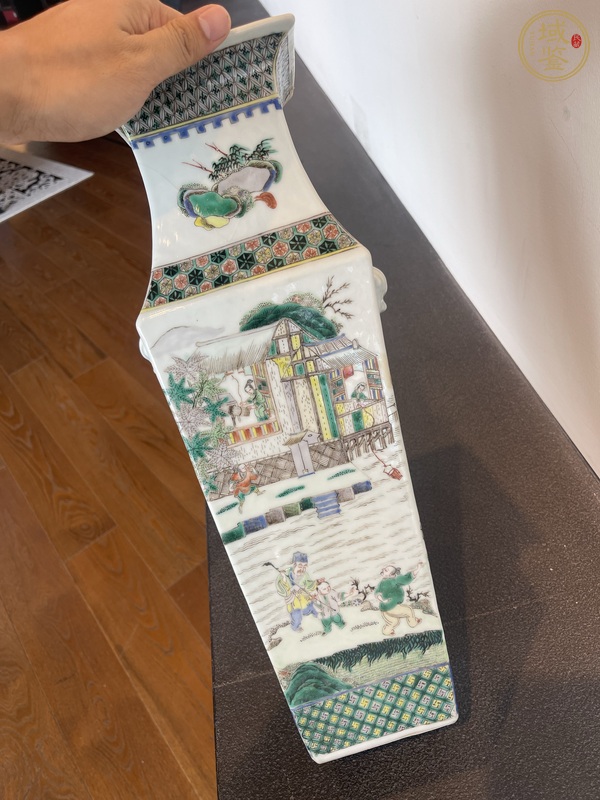 古玩陶瓷雙鋪首五彩四方撇口瓶真品鑒賞圖