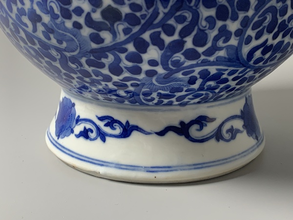 古玩陶瓷清晚期·青花纏枝花卉紋蓮子尊拍賣，當前價格18120元