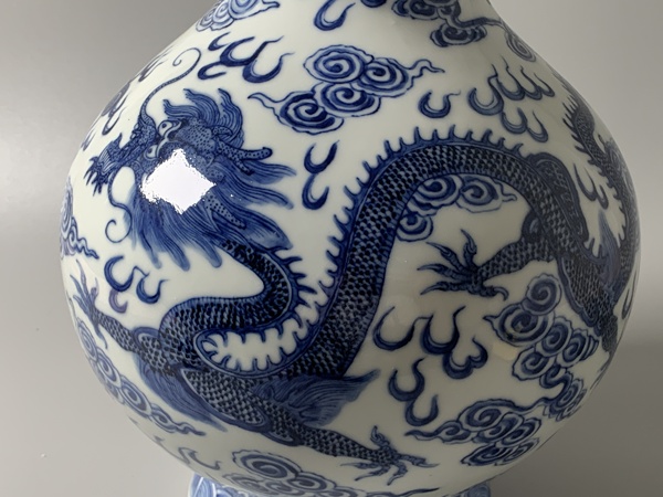 古玩陶瓷清末民初·青花雙龍戲珠紋盤口尊拍賣，當(dāng)前價(jià)格48840元