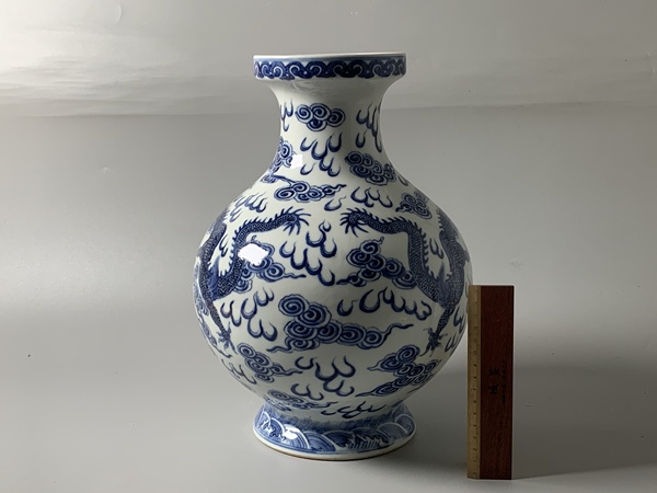 古玩陶瓷清末民初·青花雙龍戲珠紋盤口尊拍賣，當(dāng)前價(jià)格48840元