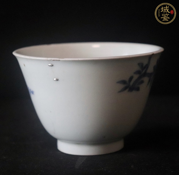 古玩陶瓷花卉紋青花杯真品鑒賞圖