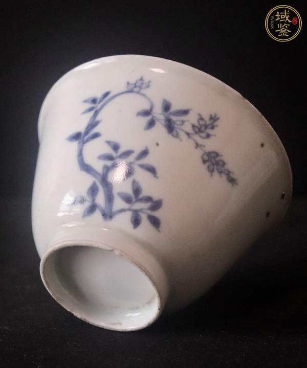 古玩陶瓷花卉紋青花杯真品鑒賞圖