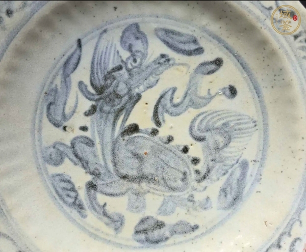 古玩陶瓷明空白期青花麒麟紋盤真品鑒賞圖