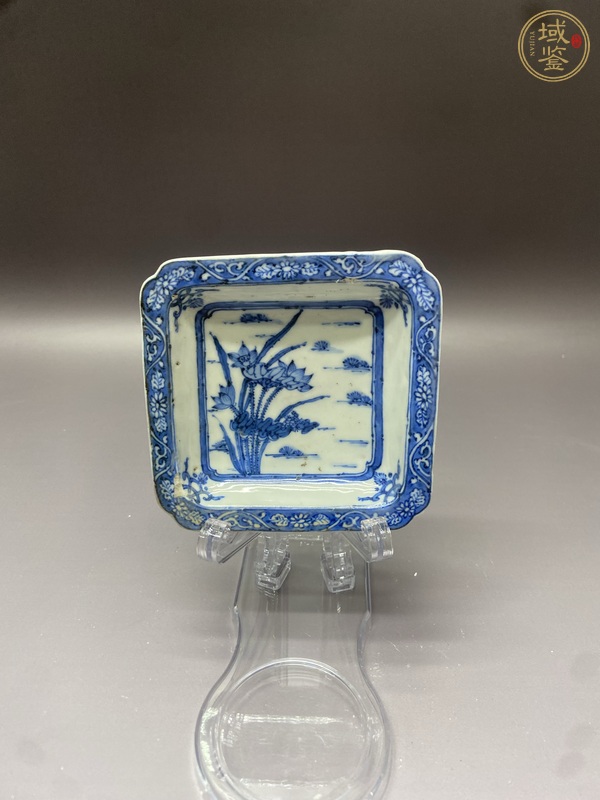 古玩陶瓷花卉紋青花四方倭角盤真品鑒賞圖