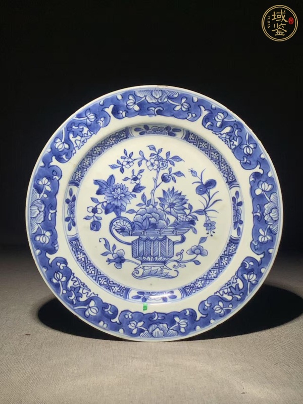 古玩陶瓷青花花卉紋盤真品鑒賞圖