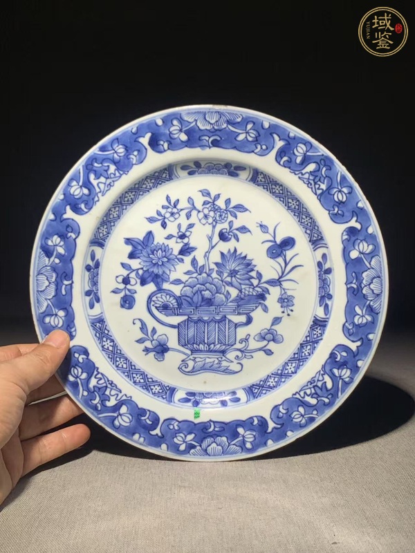 古玩陶瓷青花花卉紋盤真品鑒賞圖