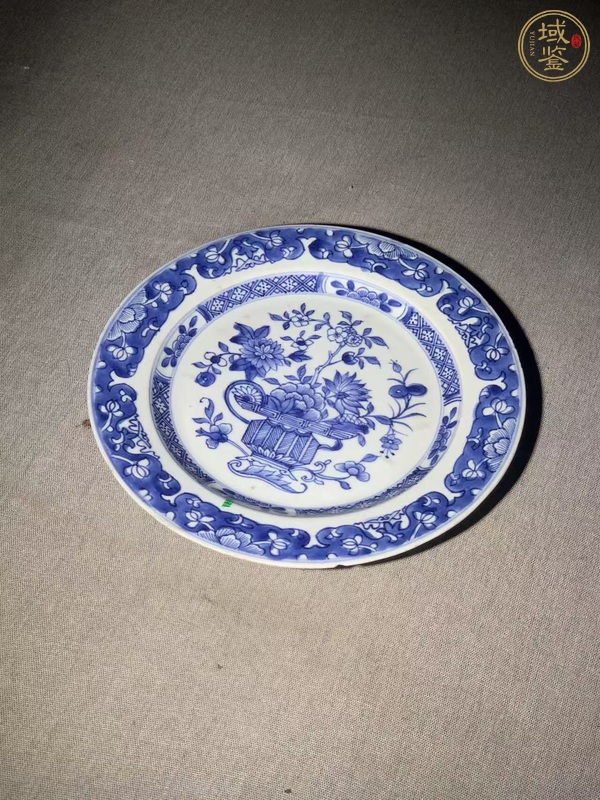 古玩陶瓷青花花卉紋盤真品鑒賞圖