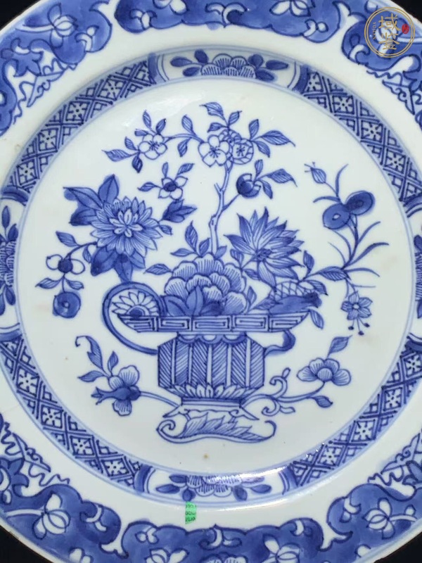 古玩陶瓷青花花卉紋盤真品鑒賞圖
