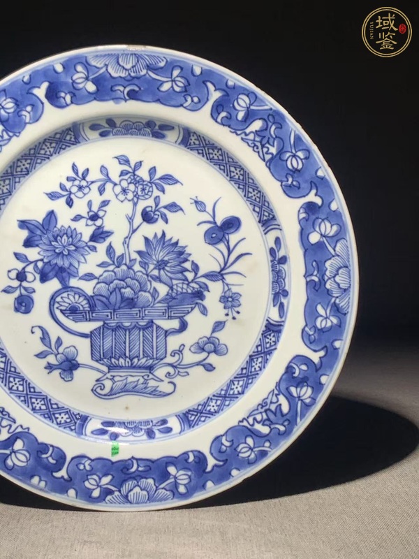 古玩陶瓷青花花卉紋盤真品鑒賞圖