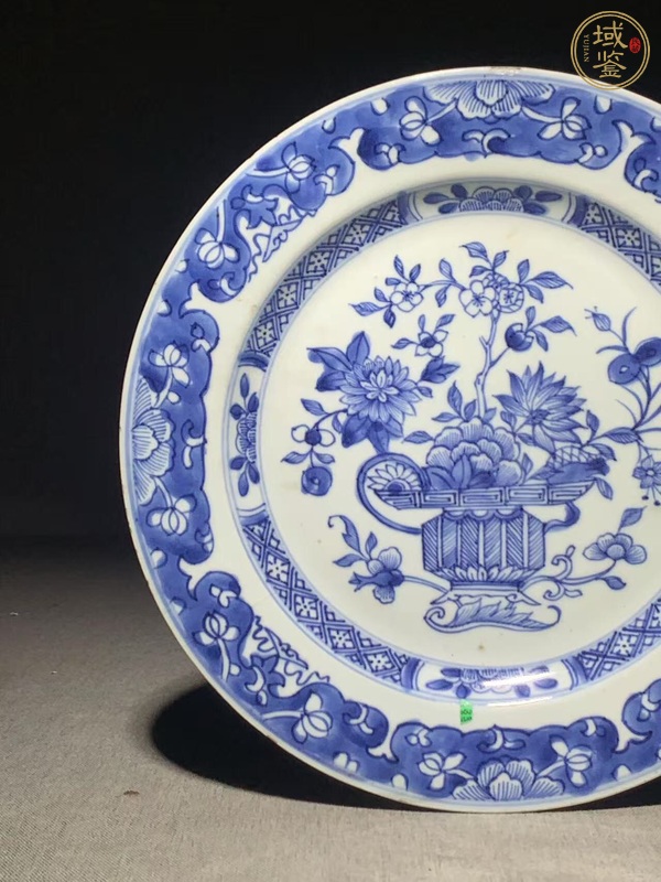 古玩陶瓷青花花卉紋盤真品鑒賞圖