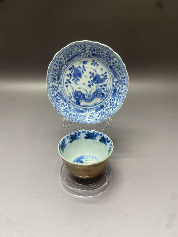 古玩轉賣清康熙外紫金釉內青花花卉紋杯碟拍賣，當前價格2200元