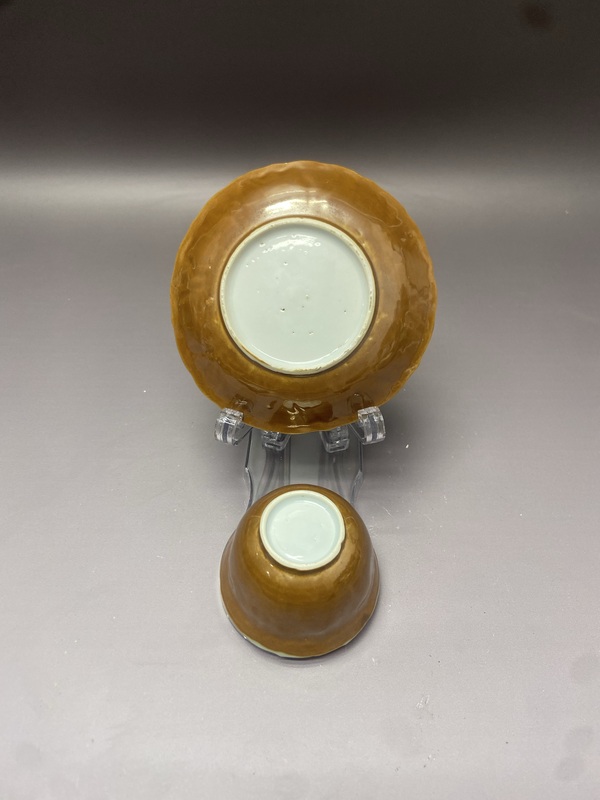 古玩陶瓷清康熙外紫金釉內青花花卉紋杯碟拍賣，當前價格2690元