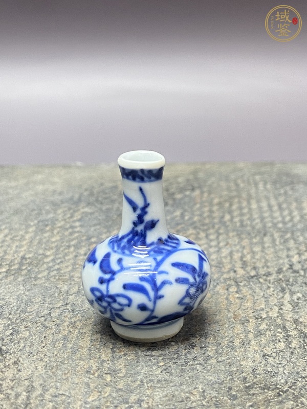 古玩陶瓷花卉紋青花小賞瓶真品鑒賞圖