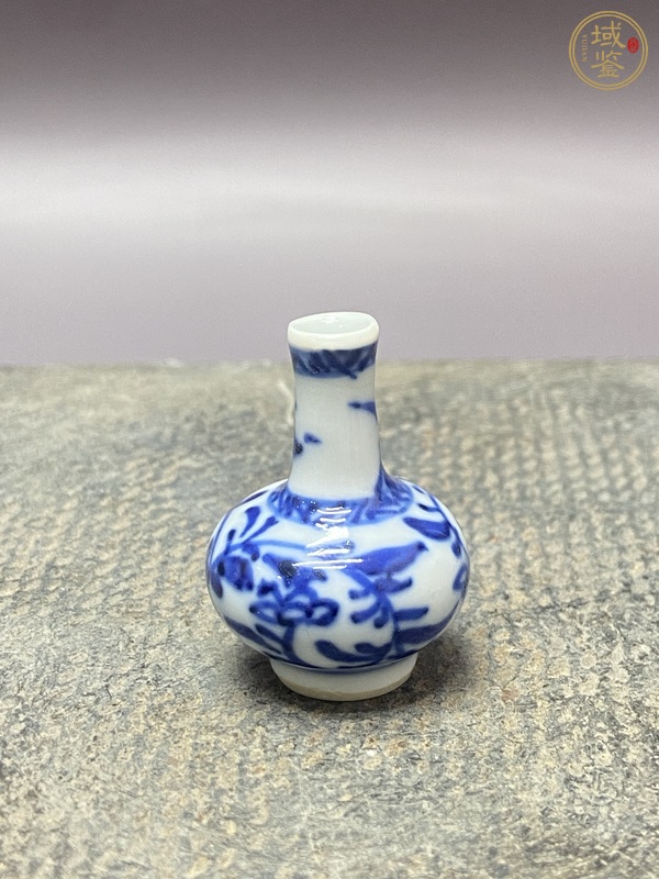 古玩陶瓷花卉紋青花小賞瓶真品鑒賞圖