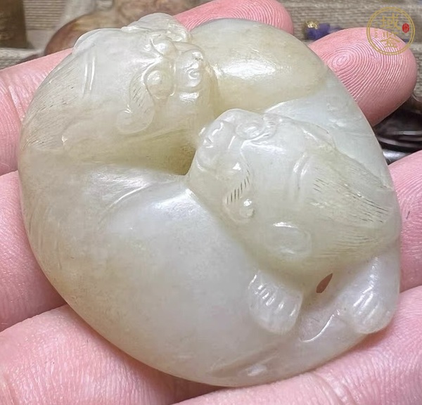 古玩和田玉雕瑞獸把件真品鑒賞圖