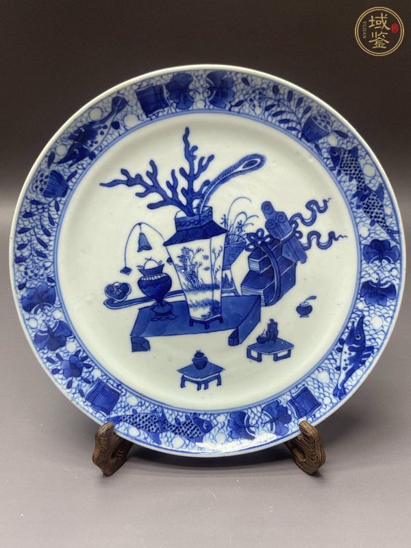 古玩陶瓷博古圖青花盤(pán)真品鑒賞圖