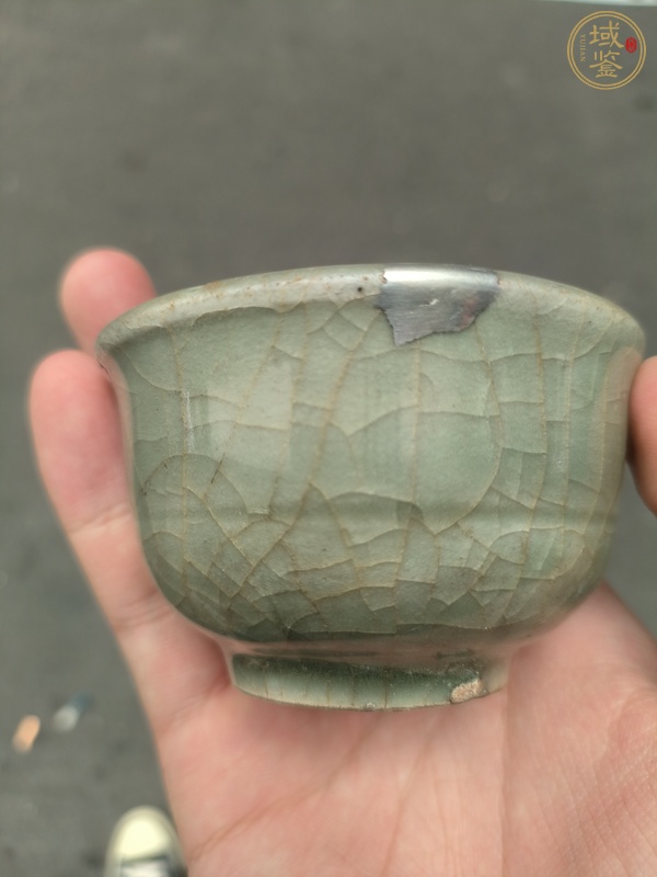 古玩陶瓷龍泉印花杯真品鑒賞圖