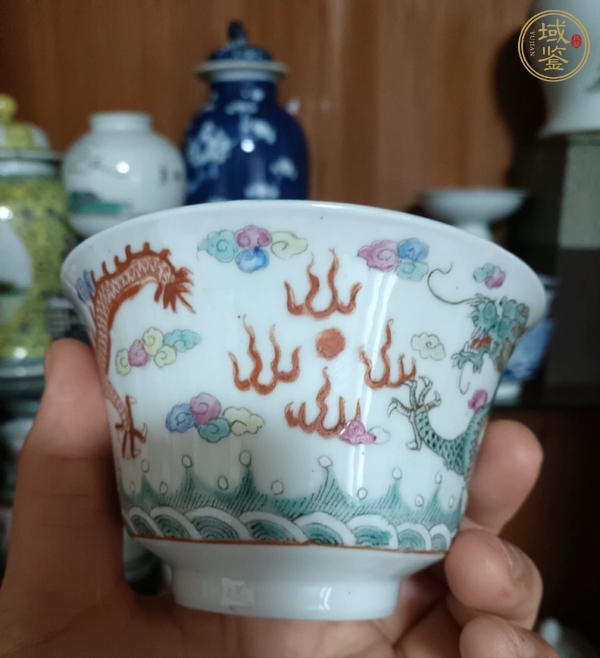 古玩陶瓷龍紋粉彩杯真品鑒賞圖