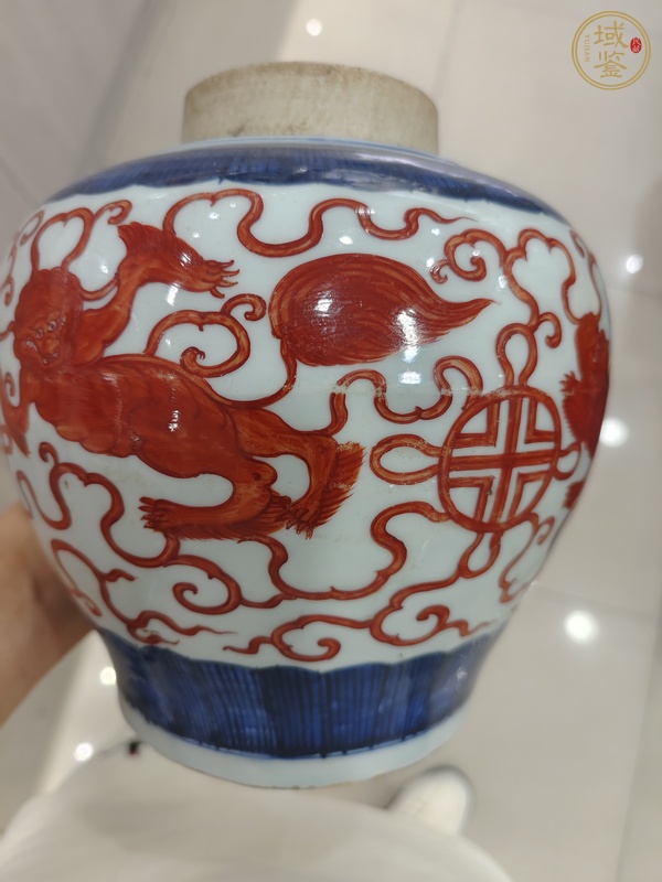 古玩陶瓷青花礬紅獅紋罐真品鑒賞圖