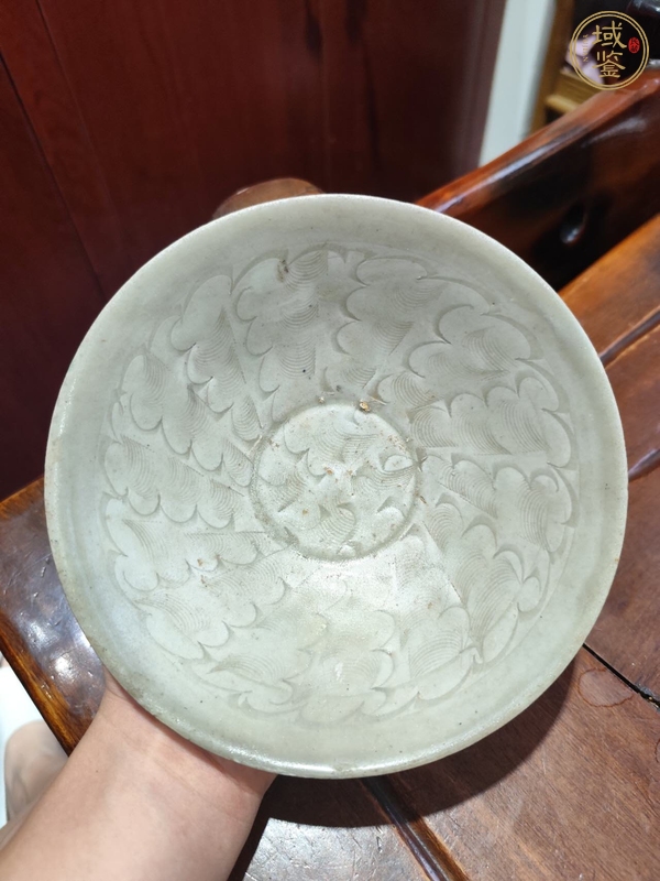 古玩陶瓷青白釉刻云氣紋碗真品鑒賞圖