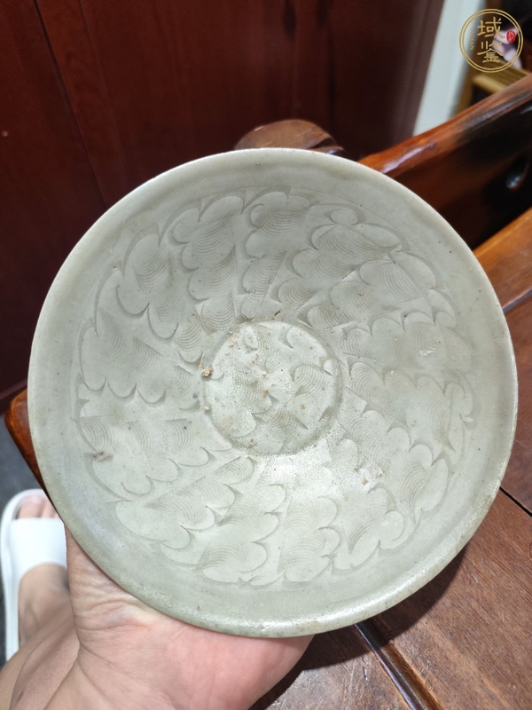 古玩陶瓷青白釉刻云氣紋碗真品鑒賞圖