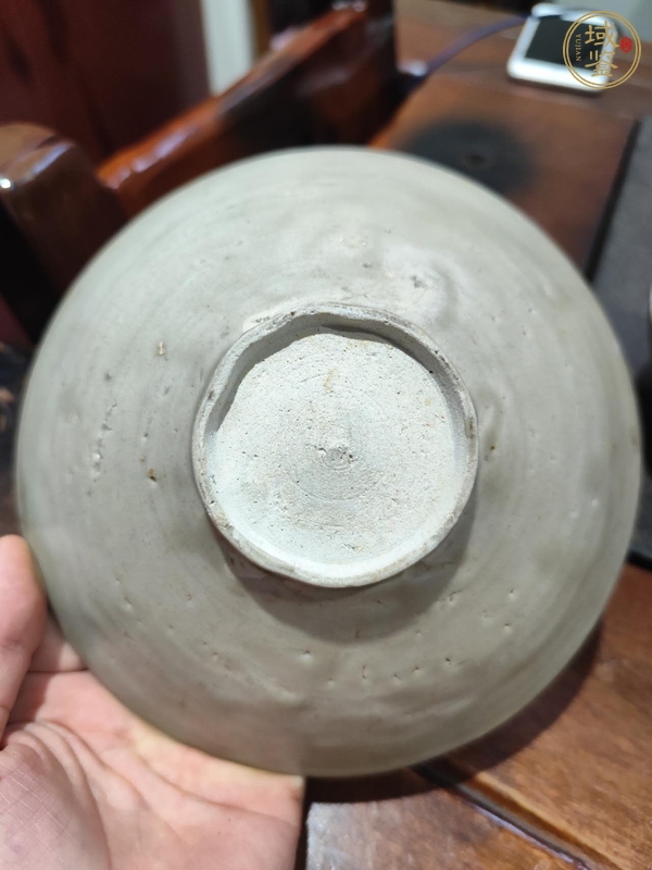 古玩陶瓷青白釉刻云氣紋碗真品鑒賞圖