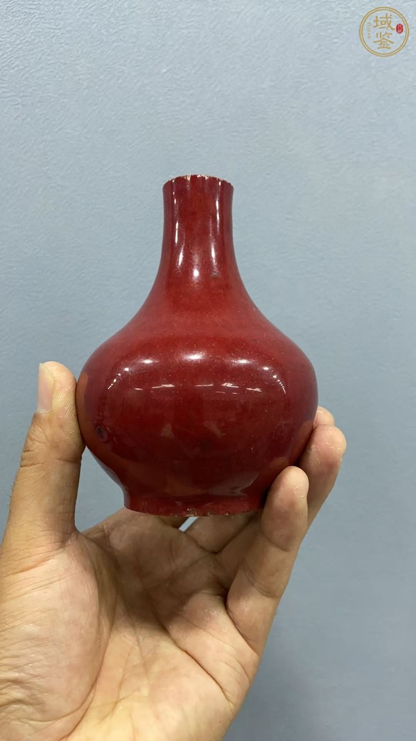 古玩陶瓷紅釉天球瓶真品鑒賞圖