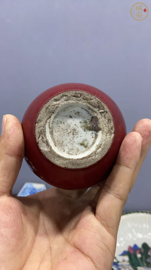 古玩陶瓷紅釉天球瓶真品鑒賞圖