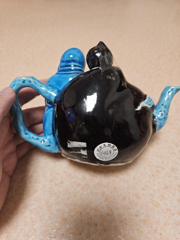 古玩陶瓷孔雀藍釉人物茶壺拍賣，當前價格3280元