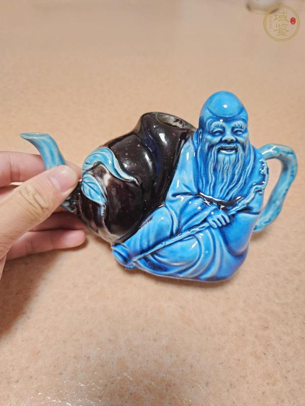 古玩陶瓷孔雀藍釉人物茶壺真品鑒賞圖