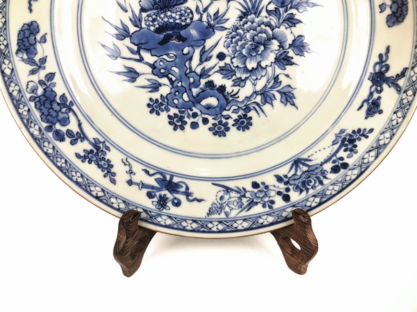 古玩陶瓷清乾隆·青花博古紋托八寶大盤拍賣，當前價格564元