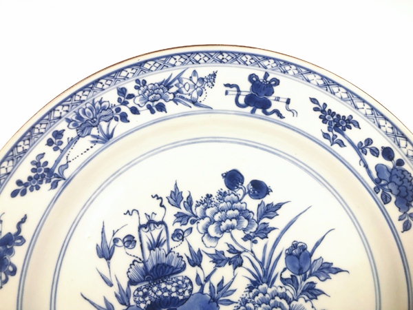 古玩陶瓷清乾隆·青花博古紋托八寶大盤拍賣，當前價格564元